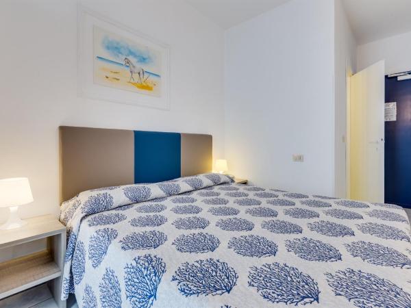 Hotel Manila : photo 3 de la chambre chambre double ou lits jumeaux standard avec vue partielle sur la mer