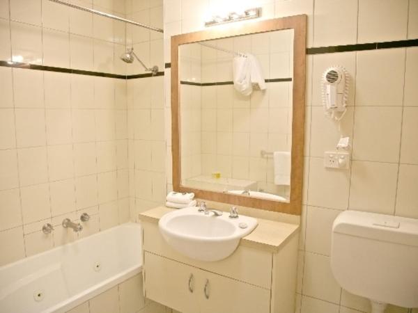 City Park Hotel : photo 6 de la chambre chambre double exécutive avec jacuzzi