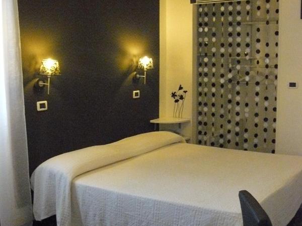 Hotel Vittoriano : photo 2 de la chambre chambre double