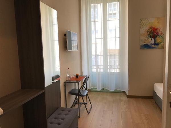 Boutique Hôtel Neptune Nice : photo 5 de la chambre chambre double avec balcon - vue sur rue piétonne 