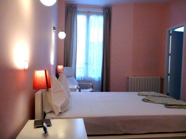 Hostal Goyal Pizarro : photo 3 de la chambre chambre double confort