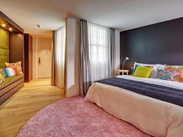 Hotel Anker Luzern : photo 1 de la chambre suite tour avec jacuzzi et toit-terrasse