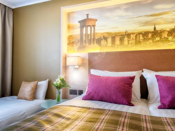 Leonardo Hotel Edinburgh Haymarket : photo 2 de la chambre hébergement lit king-size exécutif avec canapé