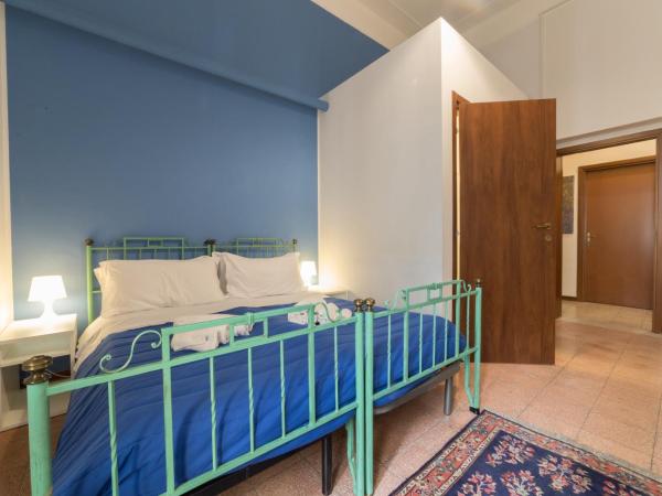 Tra L'Etna E Il Mare B&B : photo 1 de la chambre grande chambre double