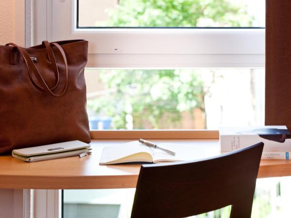 ibis München City Süd : photo 4 de la chambre chambre standard avec un lit double