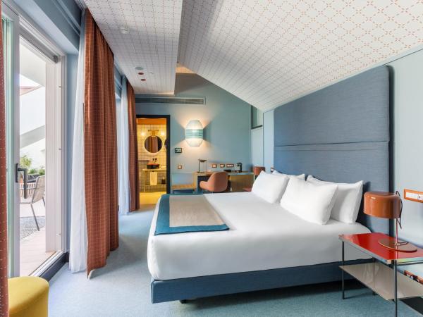 Room Mate Giulia : photo 8 de la chambre chambre double deluxe avec terrasse