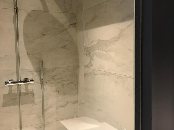 Faubourg Saint Martin : photo 3 de la chambre chambre double deluxe avec douche