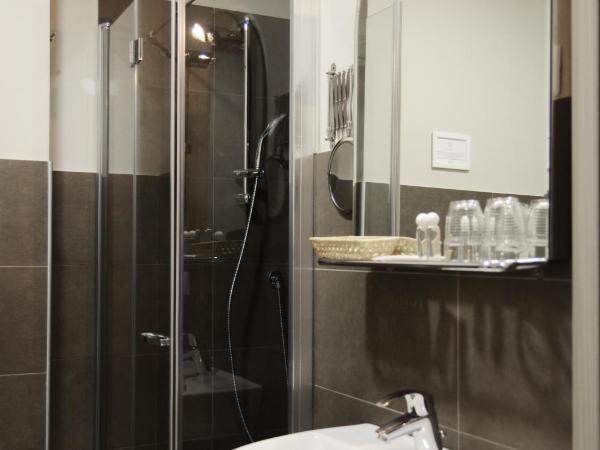 Hotel Giulio Cesare : photo 7 de la chambre chambre double ou lits jumeaux avec balcon