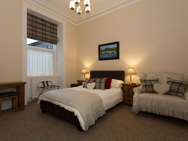 Cedars Guest House : photo 1 de la chambre chambre double avec salle de bains privative