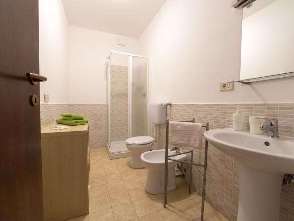 Tra L'Etna E Il Mare B&B : photo 5 de la chambre grande chambre double