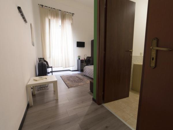 Tra L'Etna E Il Mare B&B : photo 3 de la chambre grande chambre double