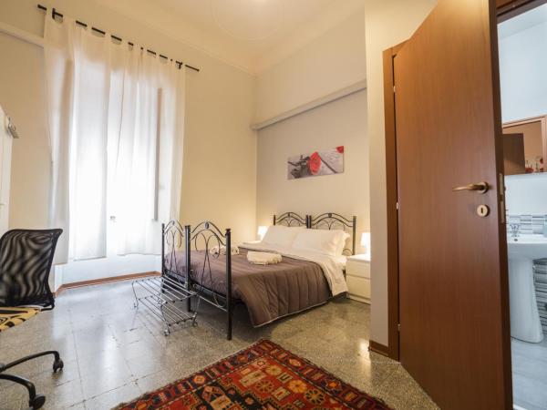 Tra L'Etna E Il Mare B&B : photo 2 de la chambre grande chambre double