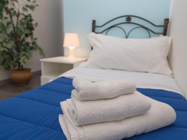 Tra L'Etna E Il Mare B&B : photo 5 de la chambre chambre simple avec salle de bains privative