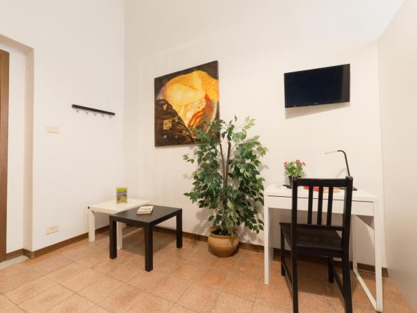 Tra L'Etna E Il Mare B&B : photo 4 de la chambre grande chambre double