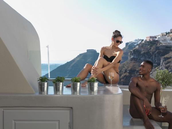 Aria Suites & Villas : photo 1 de la chambre villa troglodyte dolce far niente 2 chambres avec jacuzzi - vue sur caldera 