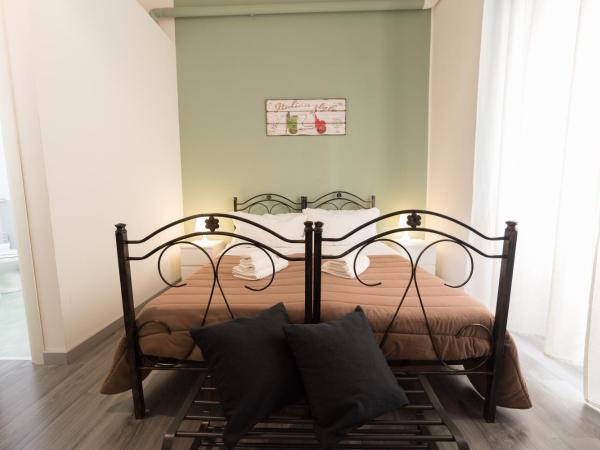 Tra L'Etna E Il Mare B&B : photo 2 de la chambre chambre triple