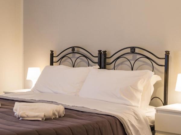 Tra L'Etna E Il Mare B&B : photo 1 de la chambre grande chambre double