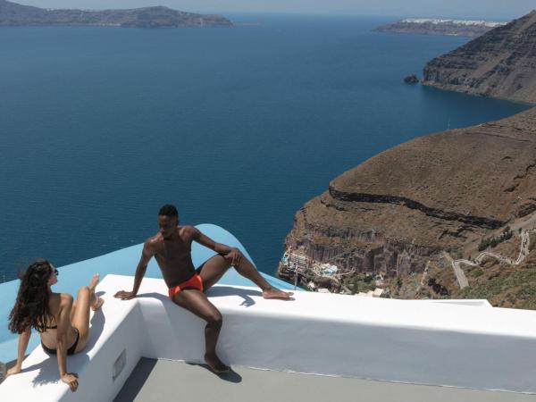 Aria Suites & Villas : photo 8 de la chambre villa troglodyte la vida breve 1 chambre avec 2 jacuzzis - vue sur caldera 