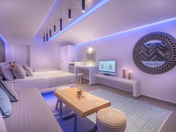 Secret Legend Suites : photo 10 de la chambre  suite légende avec jacuzzi extérieur et vue sur caldeira