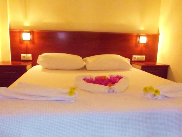 Murat Apart Hotel : photo 7 de la chambre chambre double - vue sur piscine