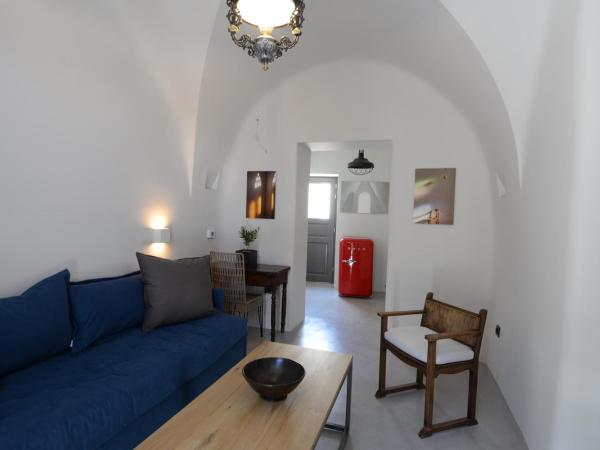Aria Suites & Villas : photo 6 de la chambre villa troglodyte dolce far niente 2 chambres avec jacuzzi - vue sur caldera 