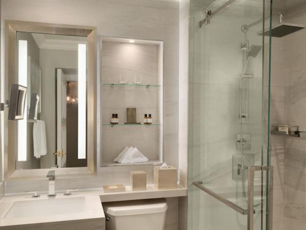 Fairmont Empress Hotel : photo 6 de la chambre hébergement lit king-size fairmont gold - vue sur port