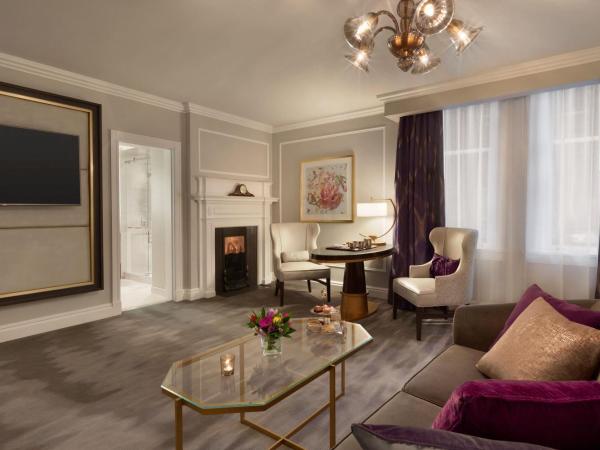 Fairmont Empress Hotel : photo 7 de la chambre hébergement lit king-size deluxe fairmont gold - vue sur ville