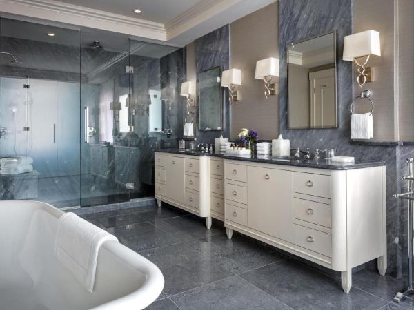 Fairmont Empress Hotel : photo 6 de la chambre suite royale avec accès au salon - vue sur port