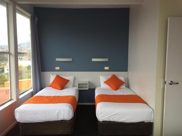 Waterfront Lodge Motel : photo 2 de la chambre hébergement 2 chambres - vue sur lac