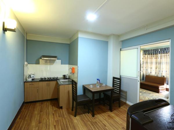 Aarya Chaitya Inn : photo 4 de la chambre suite standard