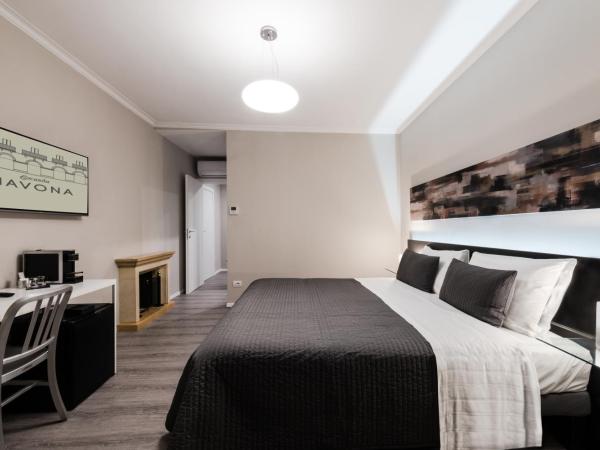 Residenza Navona Verona : photo 10 de la chambre chambre double supérieure avec balcon