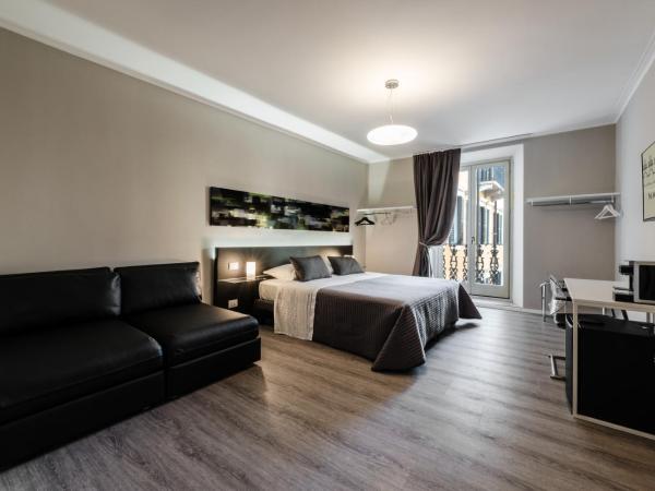 Residenza Navona Verona : photo 7 de la chambre chambre quadruple supérieure avec balcon