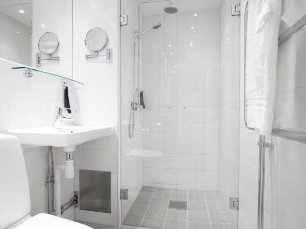 Clarion Collection Hotel Drott : photo 4 de la chambre chambre simple standard avec repas du soir