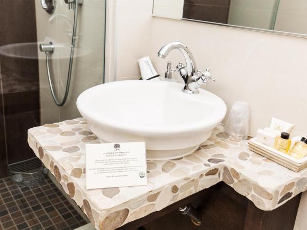 Petit Hôtel - Café Krieghoff : photo 4 de la chambre chambre double n°1