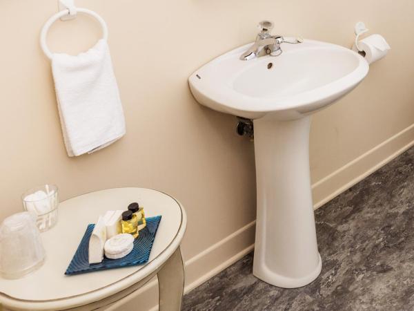 Petit Hôtel - Café Krieghoff : photo 4 de la chambre chambre double n°3