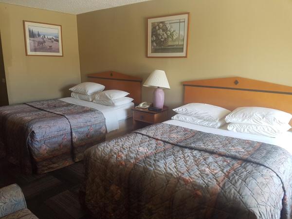 Olympia Lodge : photo 1 de la chambre chambre 2 lits queen-size avec kitchenette