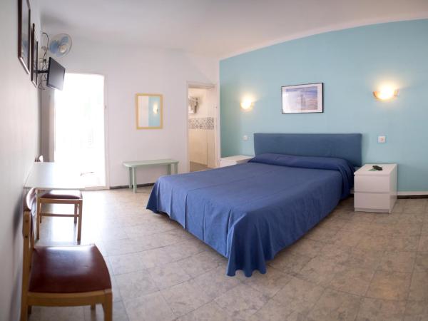 L´Hostalet : photo 2 de la chambre chambre double ou lits jumeaux avec balcon