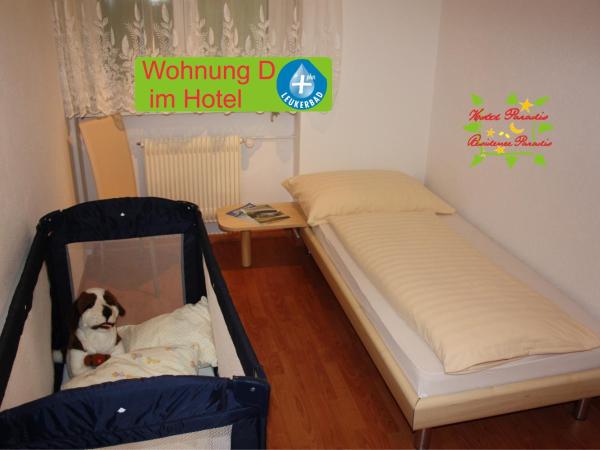 Hotel Paradis-Leukerbad-Therme : photo 2 de la chambre appartement 3 chambres avec balcon