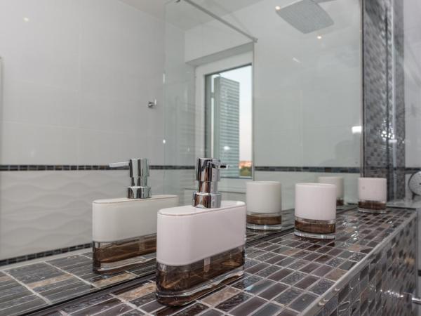 Adriatica dream luxury accommodation - Free parking : photo 8 de la chambre chambre double deluxe avec balcon