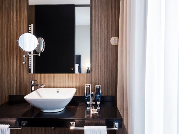 One Shot Luchana 22 : photo 4 de la chambre chambre double ou lits jumeaux avec balcon