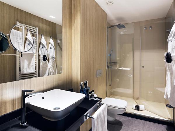 One Shot Luchana 22 : photo 6 de la chambre chambre double ou lits jumeaux avec balcon