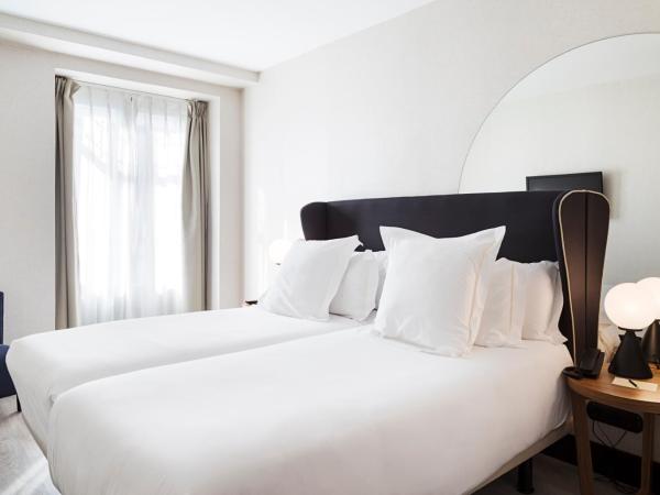 One Shot Luchana 22 : photo 8 de la chambre chambre double ou lits jumeaux avec balcon