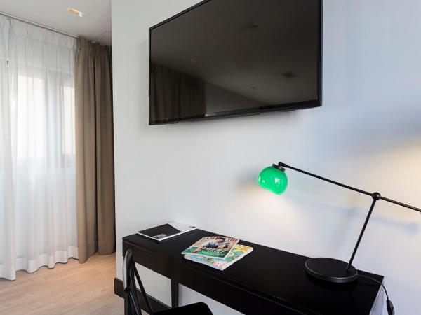 One Shot Luchana 22 : photo 4 de la chambre grande suite