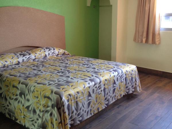 Hotel & Villas 7 : photo 3 de la chambre chambre double avec canapé-lit