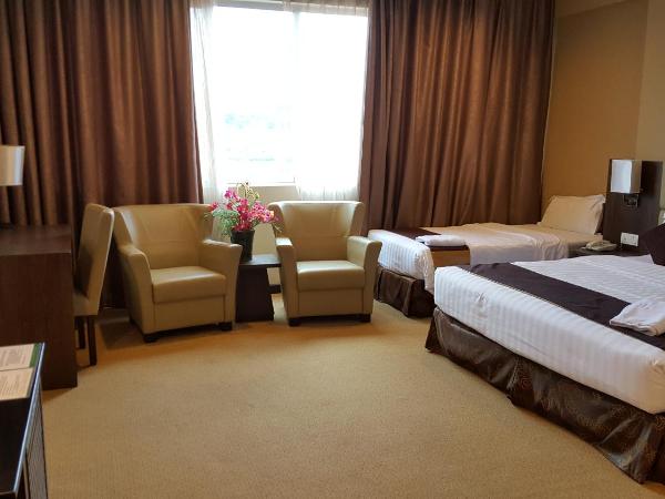 Lintas View Hotel : photo 2 de la chambre suite familiale