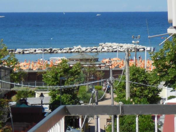 Hotel Ottavia : photo 7 de la chambre chambre familiale standard (2 adultes + 2 enfants)