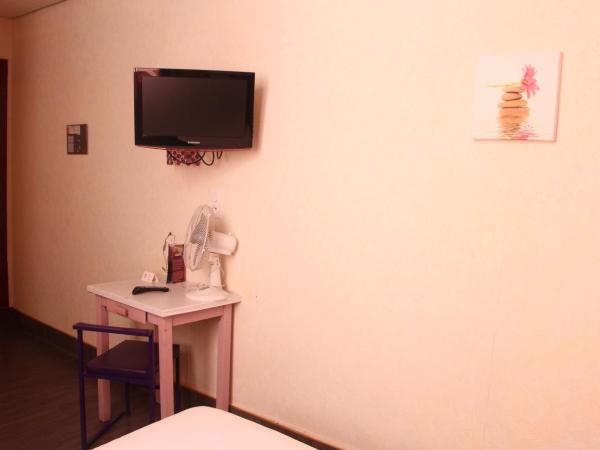 Hotel Le Colibri : photo 5 de la chambre chambre double conomique