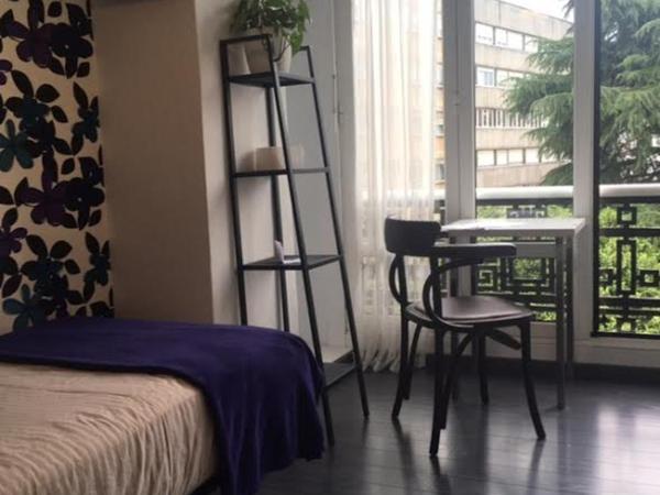 Hostal Mafer : photo 1 de la chambre chambre simple avec salle de bains privative extérieure - vue sur ville