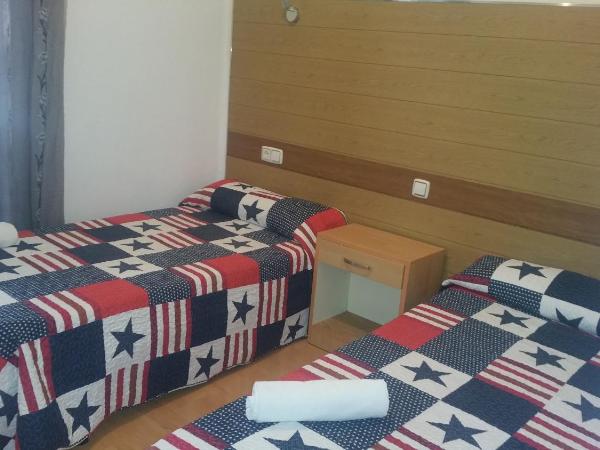 Hostal Lima : photo 2 de la chambre chambre triple