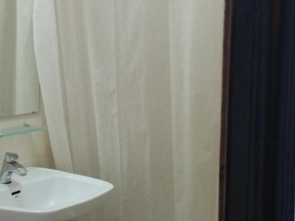 Hostal Lima : photo 5 de la chambre chambre double avec balcon